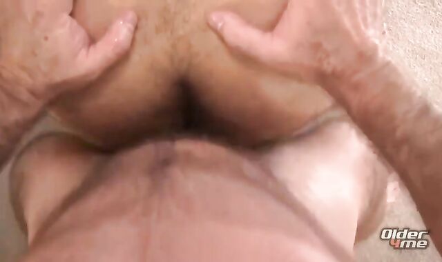 insane Silverdaddy bonks A Daddybear (O4M)