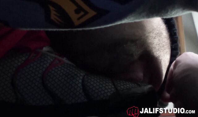 JalifStudio: Tattooed DILF finds irresistible inhaling man-meat