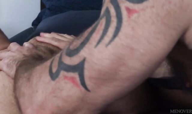 Studs Over 30: Euro Musclebear Montreal smooching