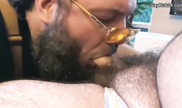 GayHub24.com - call girl blowing diminutive wang