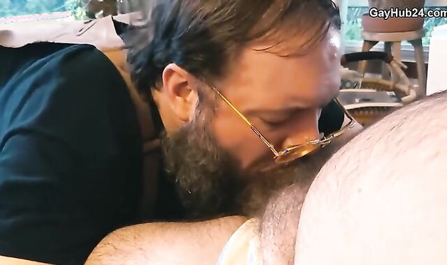 GayHub24.com - call girl blowing diminutive wang