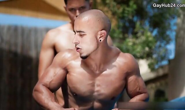 Muscle youngster acquires pulverized Outdoor