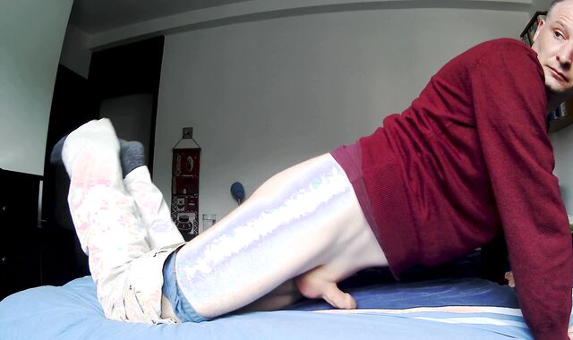 Kudoslong Striping And masturbating His bald Uncircumcised man sausage