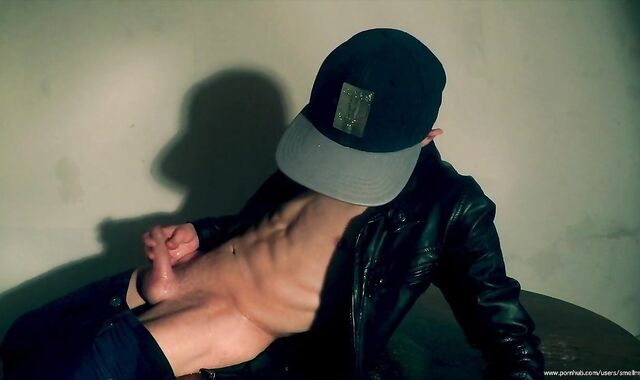 Smellmydick Luvs Urinate Have fun (smellmydick smellmydick)