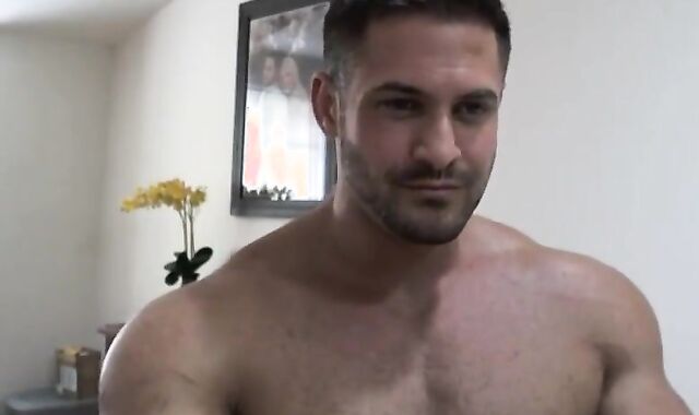 Supah Torrid Bodybuilder Webcam