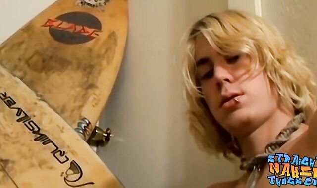 Killer Gay-for-pay Man Faps off into a Gigantic Jizm Blast