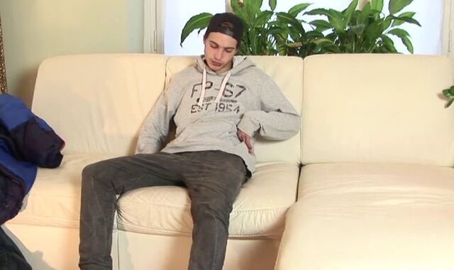 Helping Palm Patrik Sykora from Hammerboys TV