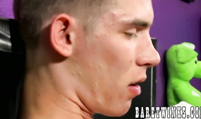 Thin Gay Bentley Ryan Rams Paramours Bung with Wet Dick