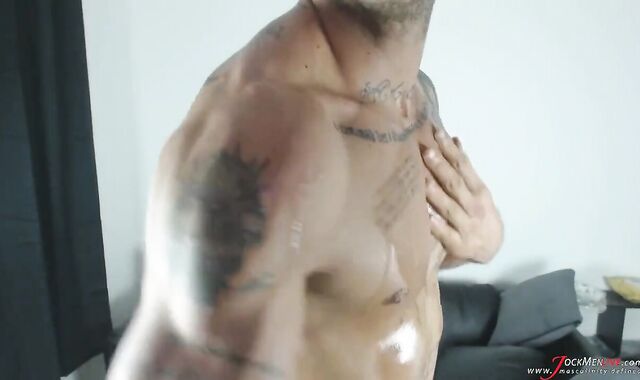 Well-lubed up Muschle with my own Jism - JockLive.com