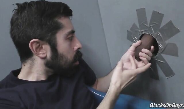 Bearded Milky Stud Deep-throating and Boning a Ebony Meatpipe at a Gloryhole