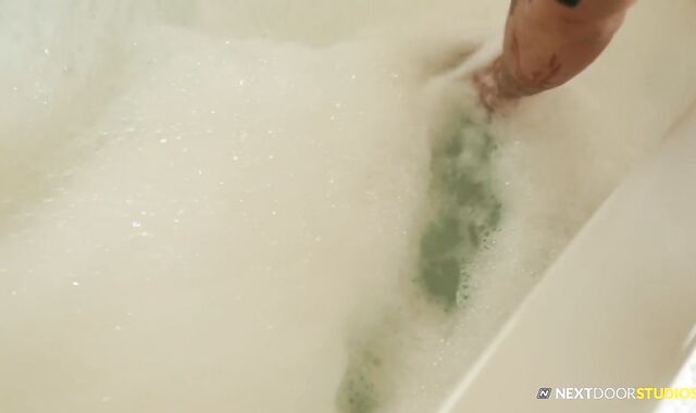 NextDoorWorld Tub Assjob and Red-hot Buttfuck
