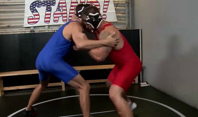 High Spectacle Pounding Crazy Wrestlers