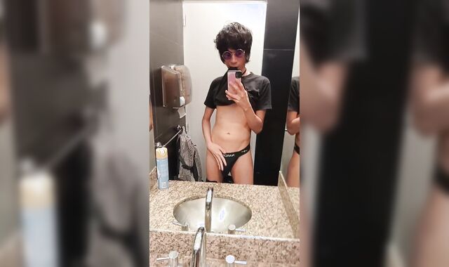 Stroking in a public douche! I expect they don't find me!