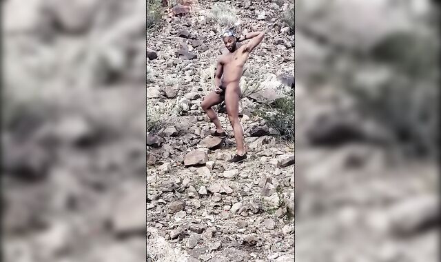 CAUGHT PEEING! Kennie Jai gets caught outside Vegas.