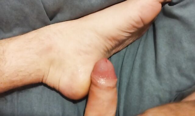 Observe me spunk on my own soles after a lengthy edging fetish sesh!