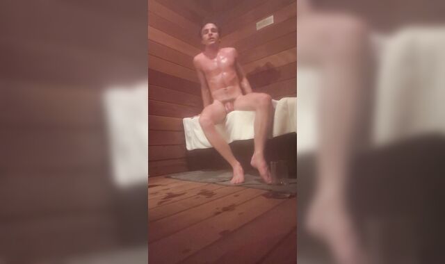 Youngster in Sauna Solo