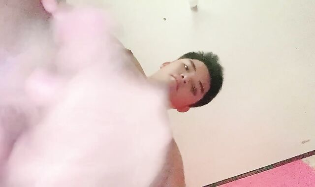 Nalibugan habang kachat ang isang Papa jakol agad! Got insane and jism while talking with my Torrid Papa