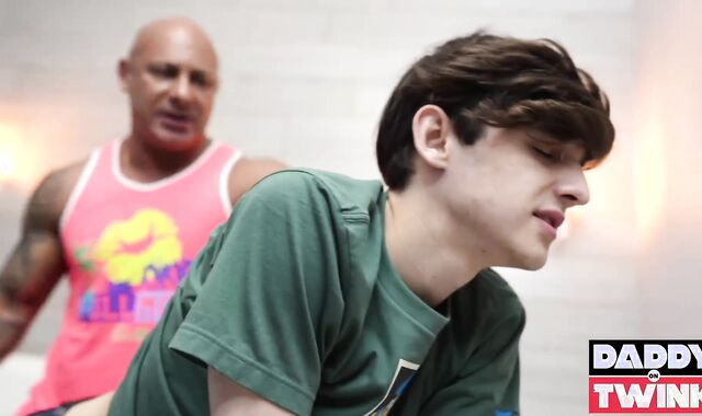 DADDYONTWINK Den Sport Taunts Tony Keit Pinkish Crevice Before Poking