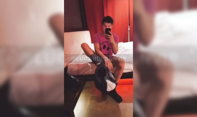 Magnificent Twunk Fapping Off in a Motel Apartment – Wailing Till He Spunks