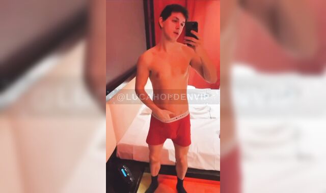 Magnificent Twunk Fapping Off in a Motel Apartment – Wailing Till He Spunks