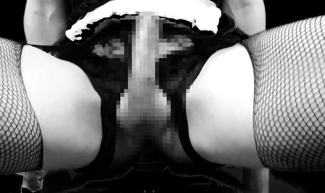 [Dild] Anal invasion getting off, guts rubdown, climax (nineteen:45), cross-dressing, B&W, mute