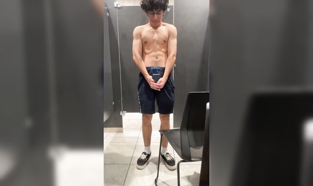 Lovely latino twunk flexing his bod and fuck-stick