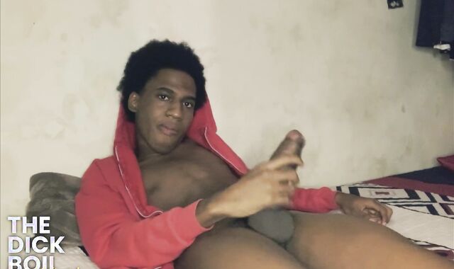 Solo Milking Off In Sofa