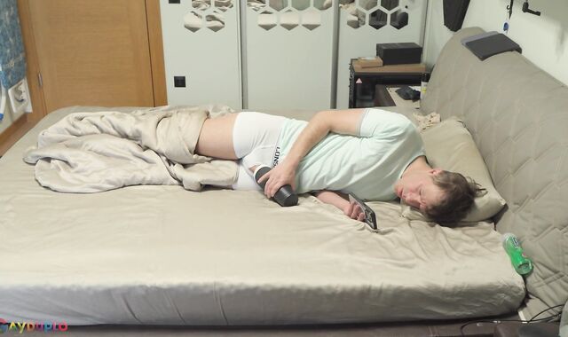 Toying with fresh self suckiction fleshlight!