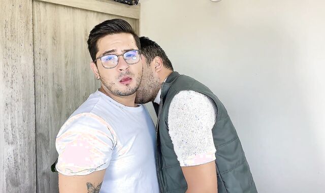 Conocí a mi nuevo padrastro por primera vez y él idiota me follo mi ass grande toda la noche