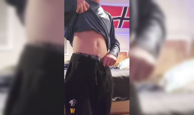 Barley 18 teenie takes off