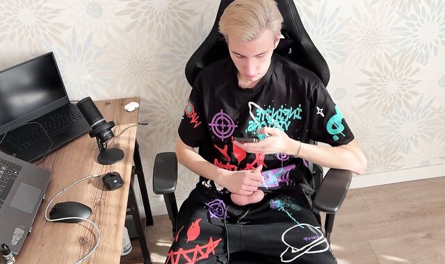 a stud with a giant man rod invited his buddy to nail, pounded him and came