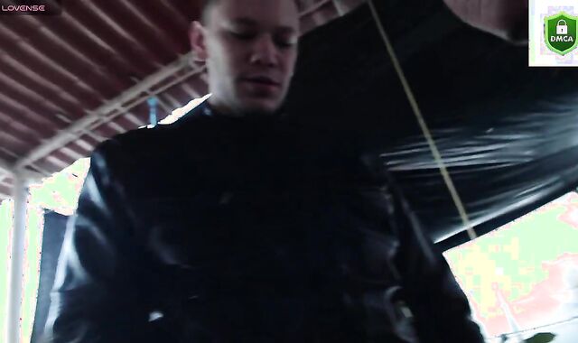 Getting boinked and shoting a fat jizm fountain