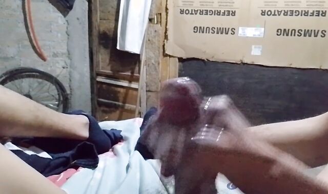 Mi pene embarrado de yogurt