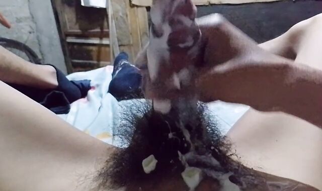 Mi pene embarrado de yogurt