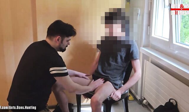 Hetero Twunk College girl Gets Deep throated by Me on His Lunchbreak