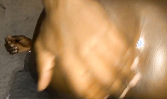 AFRICAN GUY PULSATING BROWN-EYE