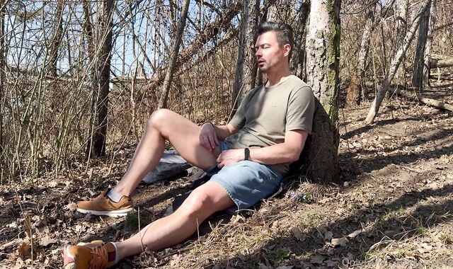 I toyed with myself a lil' in the woods