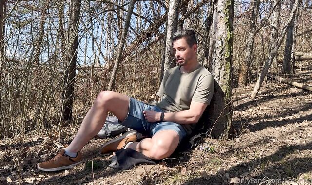 I toyed with myself a lil' in the woods