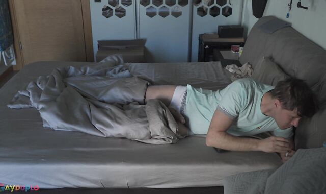 Fapping off and spunking in my mitt!