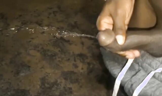 KINKY Unexperienced Stud peeing