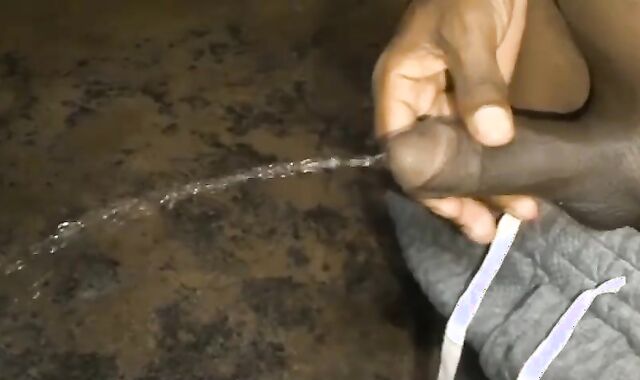 KINKY Unexperienced Stud peeing