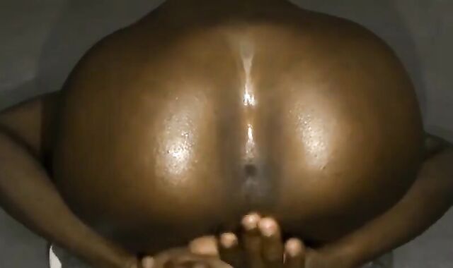 BISEXOUS NUBILE PULSING ROSY PINK HOLE