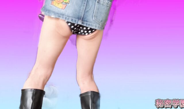 I jacking in microskirt shoes polka dot underpants SecretGakuen
