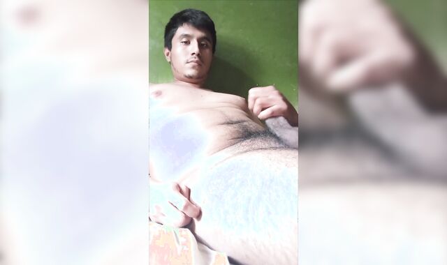 Salgo de la ducha y me masturbo