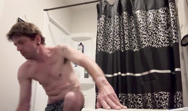 Finger-banging His Butt, Jeffrey Jaxxon Takes Super-steamy Bathtub and Faps It, Nearly Spunking on the Camera