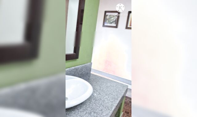 Jakol sa cr ng resort habang may mga nagbabanlaw sa bathroom guest room