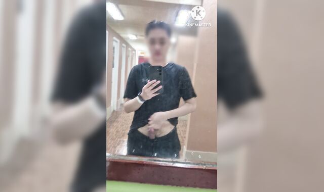 Jakol sa cr ng resort habang may mga nagbabanlaw sa bathroom guest room