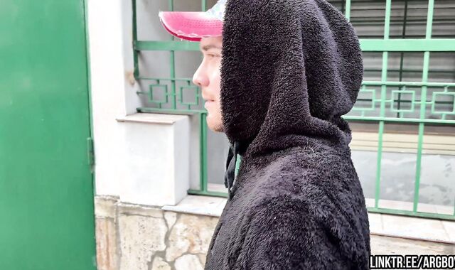 I Revved a Heterosexual Man into My Jizz Burst