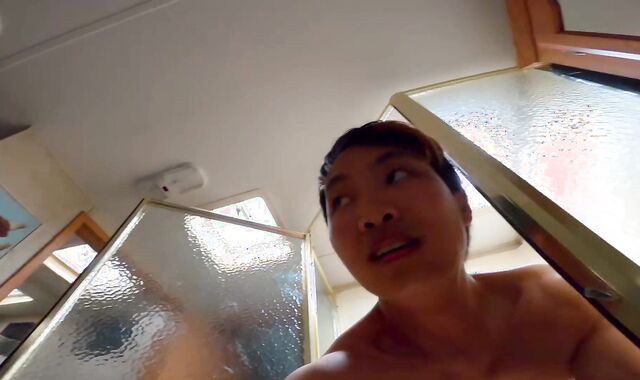 Large trunk twunk joyfully urinating on himself