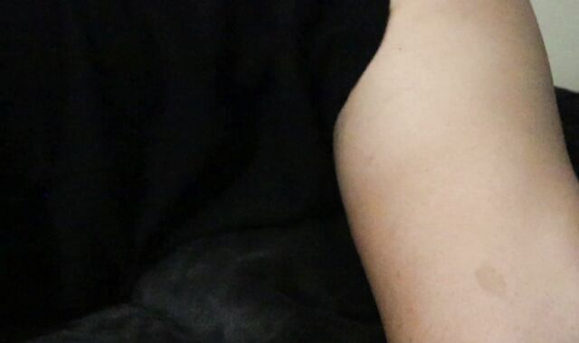 Femboy Uses Cushion For Gusto